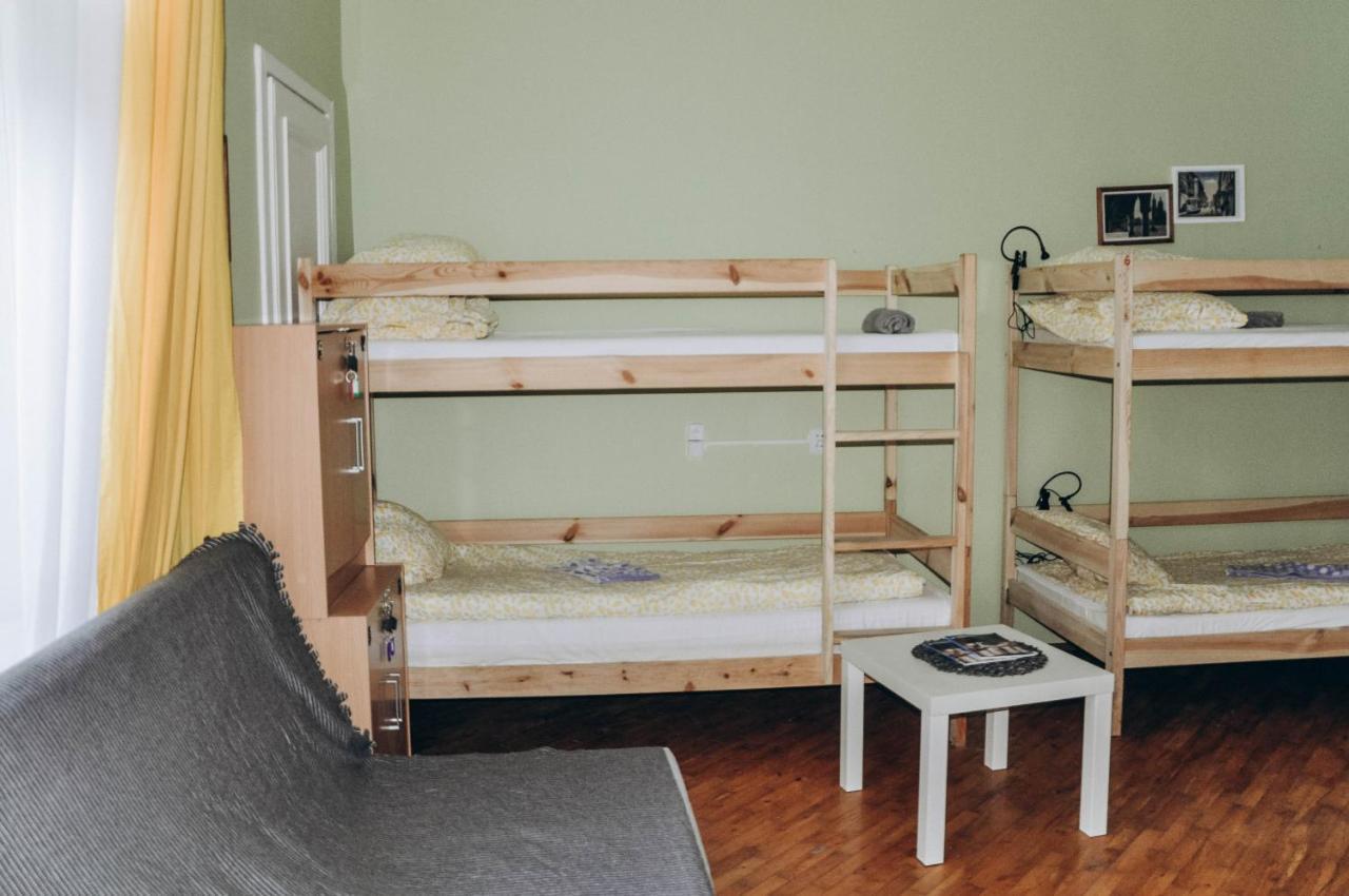 Hostel Motion *